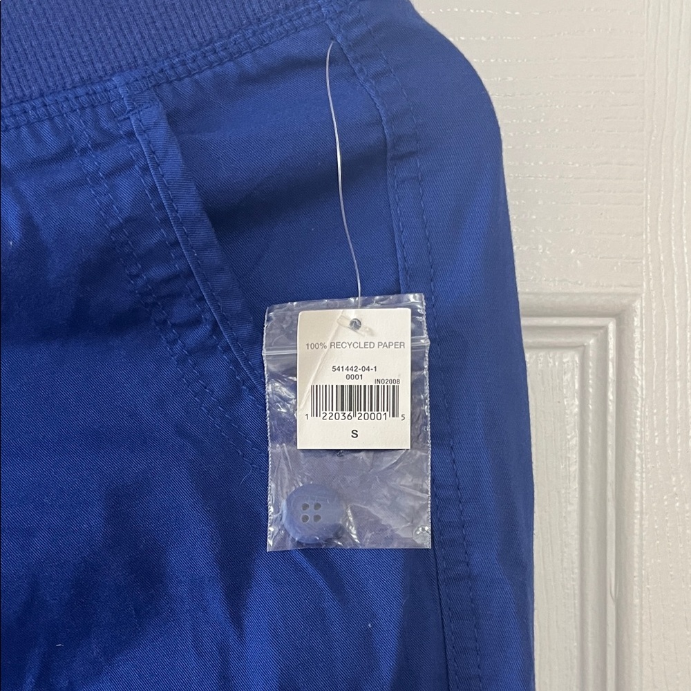 GAP Women's Blue Cargo Pants - Picture 2 of 5